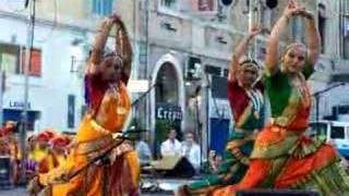 Spectacle musical et danse Indienne Indou music from India [upl. by Aimerej]