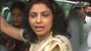 ACTRESS VARSHA USGAONKAR IN AN ELECTION CAMPAIGN AT NAGPUR DISTGONDIA ARJUNIMORGAON [upl. by Abdulla58]