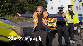 M25 protests On the frontline with Insulate Britain as police finally take swift action [upl. by Ferrel114]