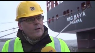 Kranföraren lastar av MSC Maya 42 meter upp i luften [upl. by Cirdec822]