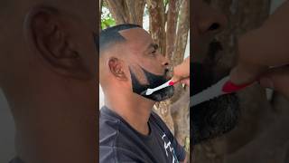 ESSE BARBEIRO É MUITO BIZARRO 😲😮barbeirotop videosatisfatorio haircut [upl. by Spector]