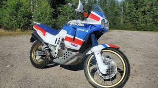 1989 Honda XRV650 RD03  The original Africa Twin [upl. by Hnahym]