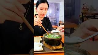 A must try Vietnamese dish Phở bát đáHot stone Phokeobong95sharingVietnamesefood [upl. by Ettenal]