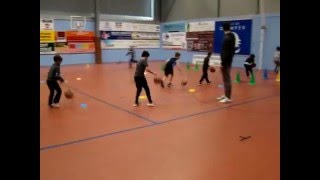 Première séance dinitiation au basket ball [upl. by Mcgrody]