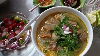 Bún bò giò heo  Beef and pork knuckle noodle soup  Helens Recipes [upl. by Eile593]