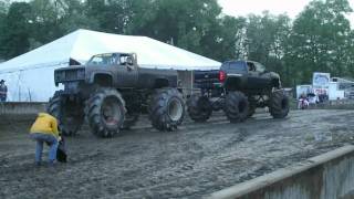 YANKEE LAKE TRUCK NIGHT MEGA TRUCK CHALLENGE 527282011 [upl. by Georgi]