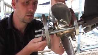 Using a prop puller to remove a FeatherStream propeller [upl. by Limay]