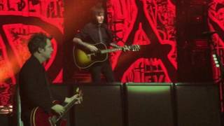 Green Day  Minority  Live at the LANXESS Arena CologneGermany 30112017 [upl. by Asennav]