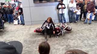 woman teaches how to tip up a Harley alone [upl. by Morehouse]