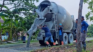 MOBIL TRUK MOLEN NGECOR JALAN MIXER TRUCK [upl. by Selrahc]