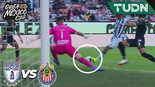 ¡Pocho AMENAZA y Gudiño SALVA  Pachuca 10 Chivas  Grita México C22 J2  TUDN [upl. by Eladnar214]