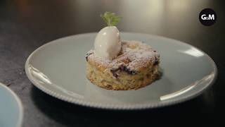 Andreas Caminada macht aus Blaubeeren ein Clafoutis  GaultMillau Schweiz [upl. by Isoj919]