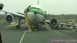 Collapsed A300 at Dakar AOM MD80 Landing [upl. by Dragon]