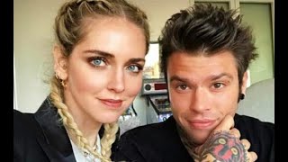 Fedez senza pudore alza la vestaglia e mostra il clo [upl. by Palermo]