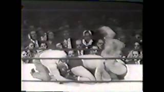 Wladek Killer Kowalski vs Antonino Argentina Tony Rocca 1950s professional wrestling match [upl. by Aicia]