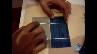 Costruire un pannello solare fotovoltaico fai da te in casaSaldare celle solari DIY SOLAR PANEL [upl. by Weingarten]