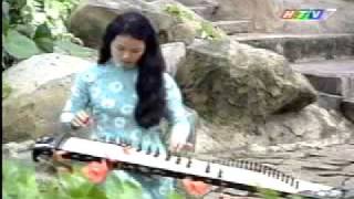 Beauty Plays Traditional Vietnamese Music [upl. by Nickles]