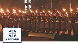 Erklärstück I Der Große Zapfenstreich I Bundeswehr [upl. by Akienaj]