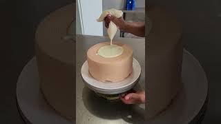 TUTORIAL PARA DECORAR UNA TORTA CON CHOCOLATE BLANCO [upl. by Mecke46]