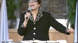 Iona Locke PRAISE BREAK  Kingdom Victory 2011 [upl. by Akkahs]