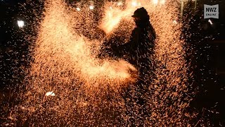 Nikolausmeile punktet mit Feuershow [upl. by Ayaet]