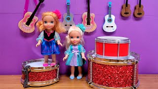 Backstage  Elsa amp Anna are playing musical instruments  Barbie dolls [upl. by Layor]