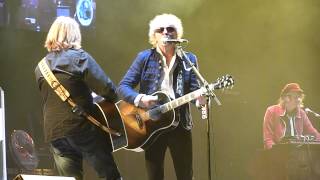 Mott the Hoople  All the Young Dudes O2 Arena London England 18112013 [upl. by Eatnoed738]