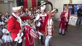 Das Kinder Dreigestirn mit Tansgarde im Getränkemarkt Köln Lövenich 2017 [upl. by Xuaeb]