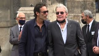 Il cinema francese ai funerali di Belmondo cè anche Alain Delon [upl. by Suciram]