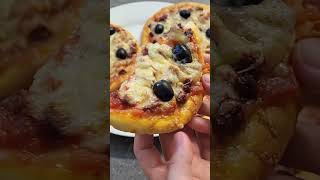 Kleine Pizzen mit Sucuk Oliven und Käse viral delicious like food lecker shortvideo albania [upl. by Eednar]