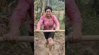 Rural treadmill is comfortable no oil no electricity rural life funny jokes rural humorous [upl. by Yrrek]