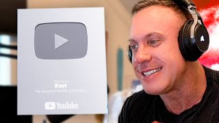 Knut Unboxing The 100000 Playbutton [upl. by Emlynne]