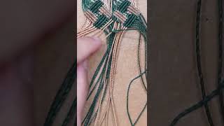 Makramee Ideen Armband mit verschlungenen Quadraten macrame makrame diy [upl. by Nauqyaj]