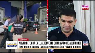 Detienen a una mujer con pasaporte adulterado en el aeropuerto [upl. by Seton]