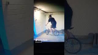 one hand oldschool slider back in black bmx bmxstreet bmxlife mtb bikelife [upl. by Leummas]