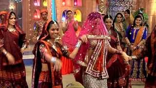 Sanaya Iranis Traditional Dance  Rangrasiya Full Episode [upl. by Doley]