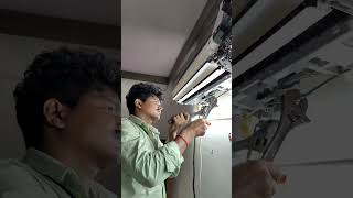 daikin ac uninstallation video acservice acfitting acservicing automobile [upl. by Ibrab]