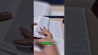 Descubre la Biblia Devocional de Estudio Un Regalo Perfecto [upl. by Hedda]