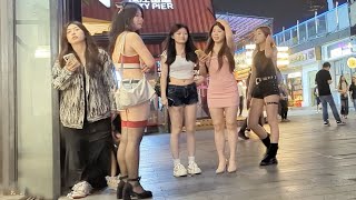 姑娘们盛装打扮，在街头为谁而等待？实拍广州街景 The nightlife in Guangzhou city，China！girls are so nice here [upl. by Jarid94]