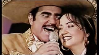 Vicente fernández  Entre el amor y yo  en vivo [upl. by Nybor631]