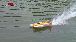 Wltoys WL913 Brushless Boat High Speed Racing RC Boat cruising at Sengkang Riverside Park Pond [upl. by Gnen504]