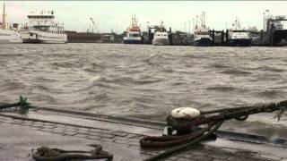 Sturm und Orkanwarnung  Hafenbereich teilweise überflutet  Wind peitscht über Strand [upl. by Pangaro]