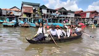 Visite en famille organisée par Trésors Angkor Voyage [upl. by Ekle956]