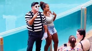 Tom the mime is back‼️  Tom the mime  Tom the famous Seaworld Mime [upl. by Pugh]