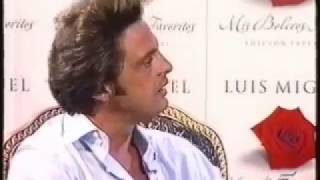 Luis Miguel quotMéxico es mi paísquot 2002 [upl. by Inol]