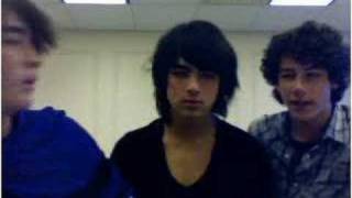 Jonas Brothers live chat Joe why are you so cute [upl. by Quartis949]