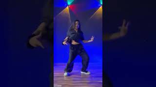 Blue eyes ♥️dance yoyohoneyshingh dancevideo viralvideo subscribe dancemusiclovers [upl. by Macintosh305]