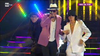 Feysal Bonciani  Bruno Mars canta quotUptown funkquot  Tale e Quale Show 20092024 [upl. by Epolulot278]