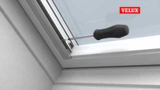 VELUX Einbauvideo Jalousette [upl. by Enetsirk]