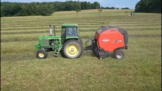 Kuhn VB 3155 Round Baler Demo [upl. by Tab892]